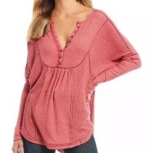 Free People Leo Henley Top Size M - red oversized long sleeve boho waffle knit